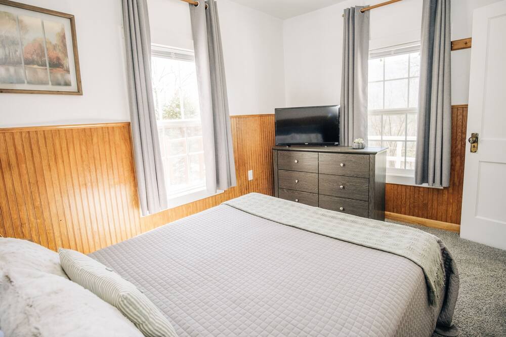 Photo of Bedroom in Gaines