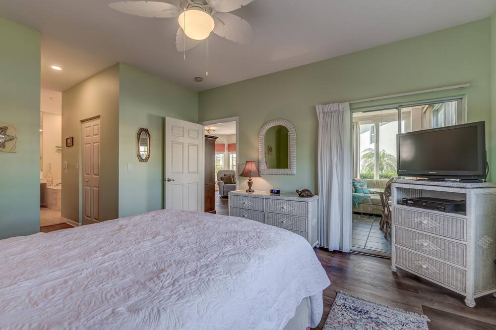 Photo of Bedroom in Bay Acres