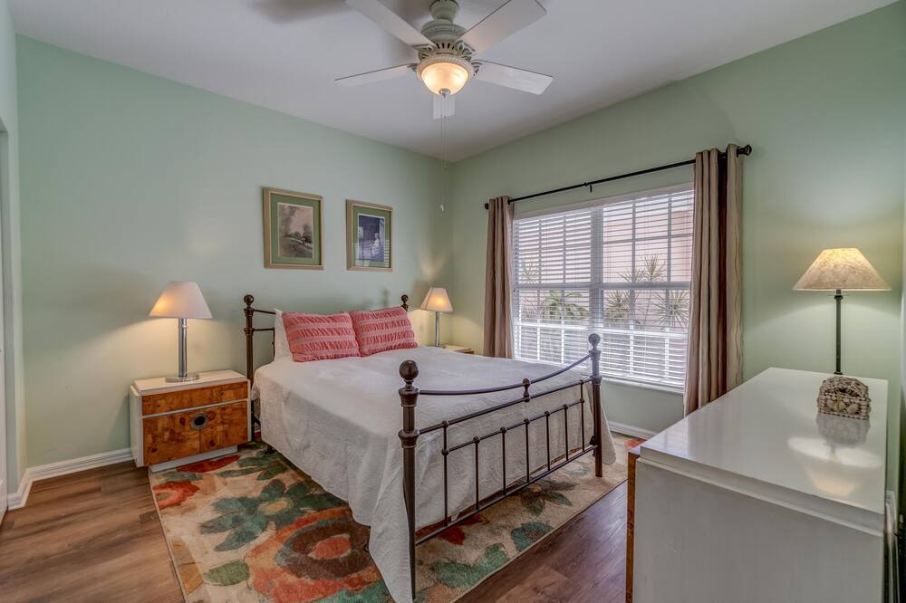 Photo of Bedroom in Bay Acres