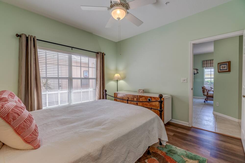 Photo of Bedroom in Bay Acres