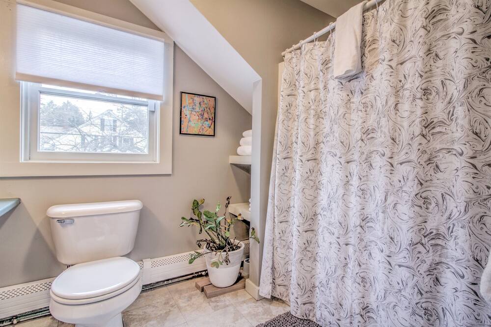 Photo of Bathroom in Londonderry