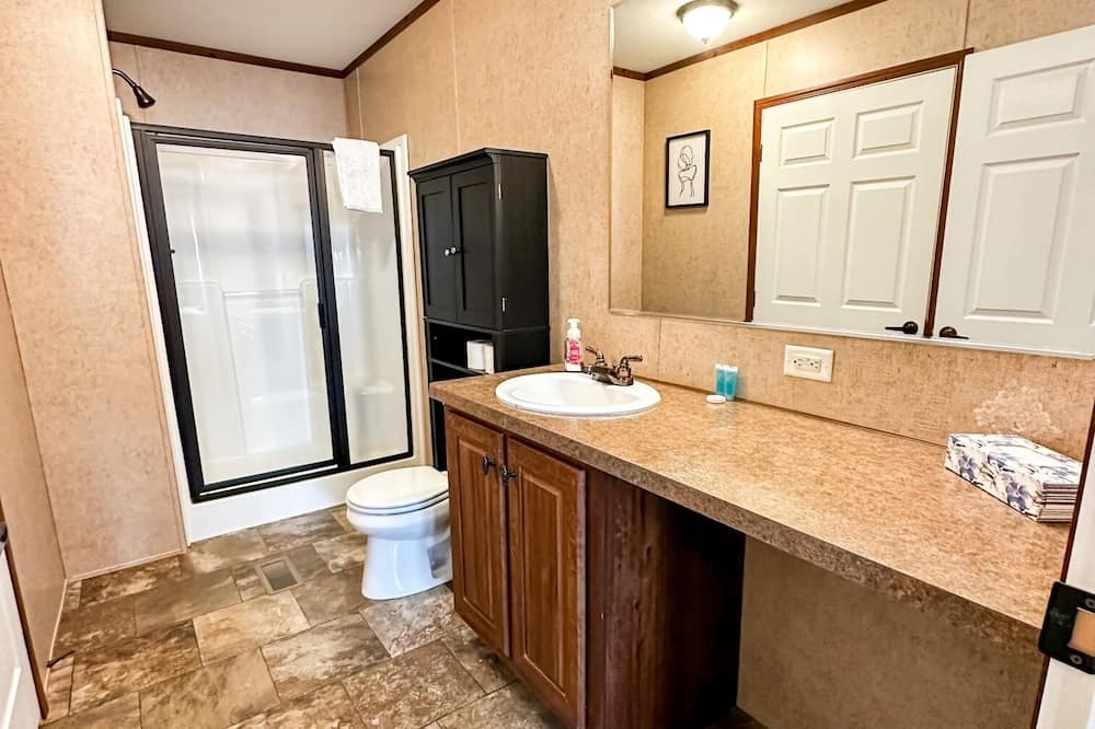 Photo of Bathroom in Betsy Layne