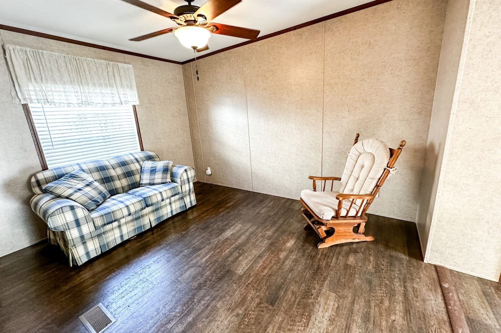 Photo of Bedroom in Betsy Layne
