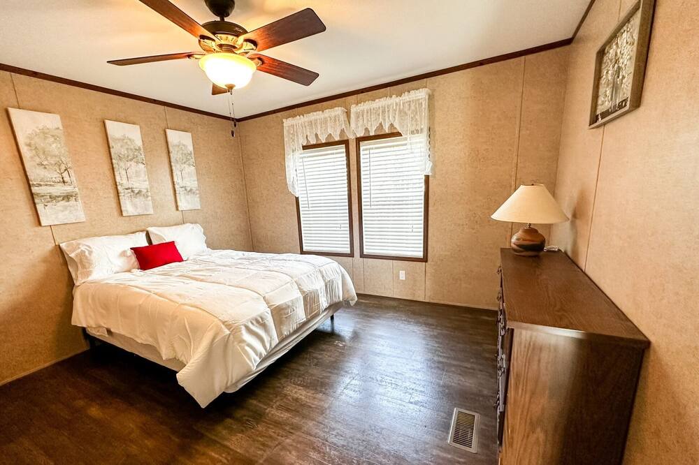 Photo of Bedroom in Betsy Layne