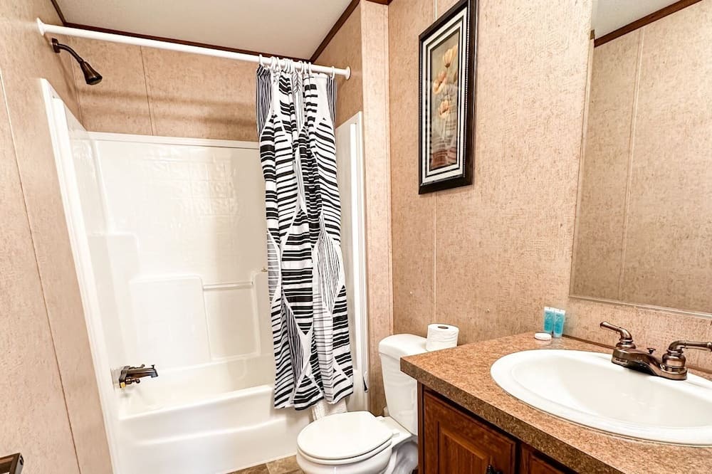 Photo of Bathroom in Betsy Layne