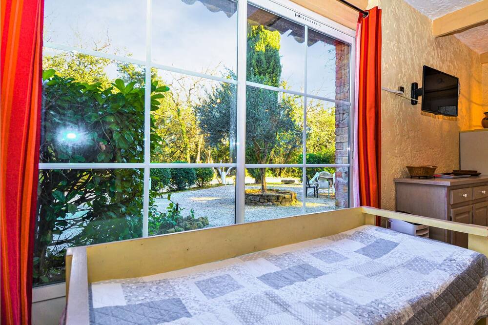 Photo of Bedroom in Saint-Andre-d'Olerargues
