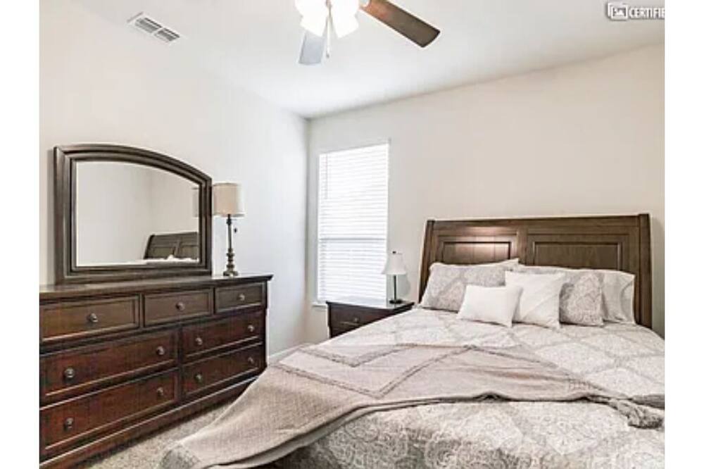 Photo of Bedroom in Azle