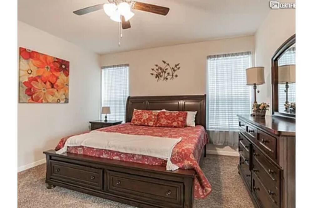 Photo of Bedroom in Azle