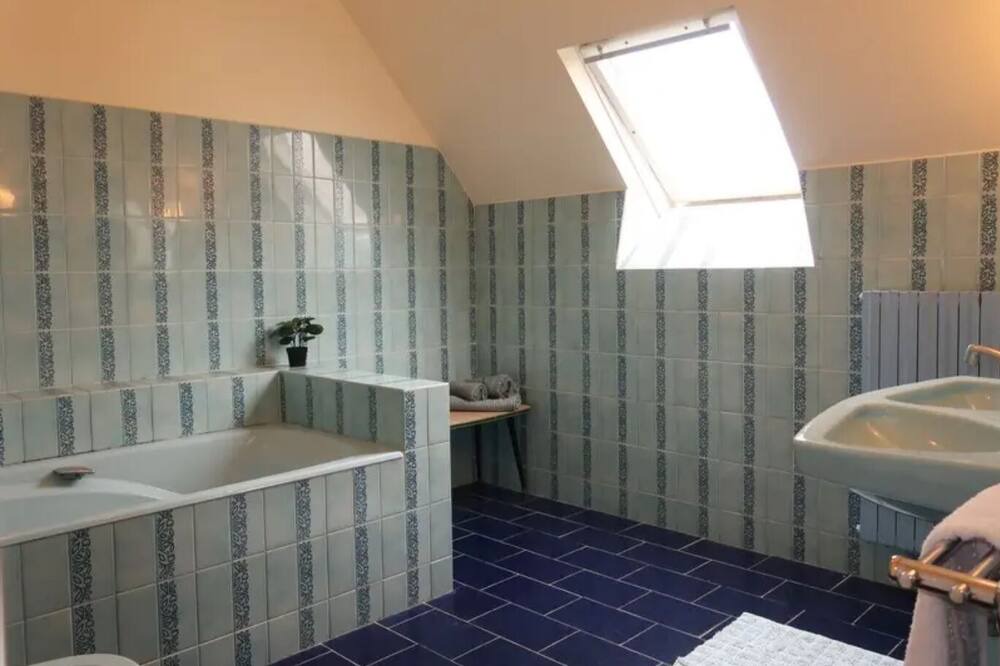 Photo of Bathroom in La Foret-Fouesnant
