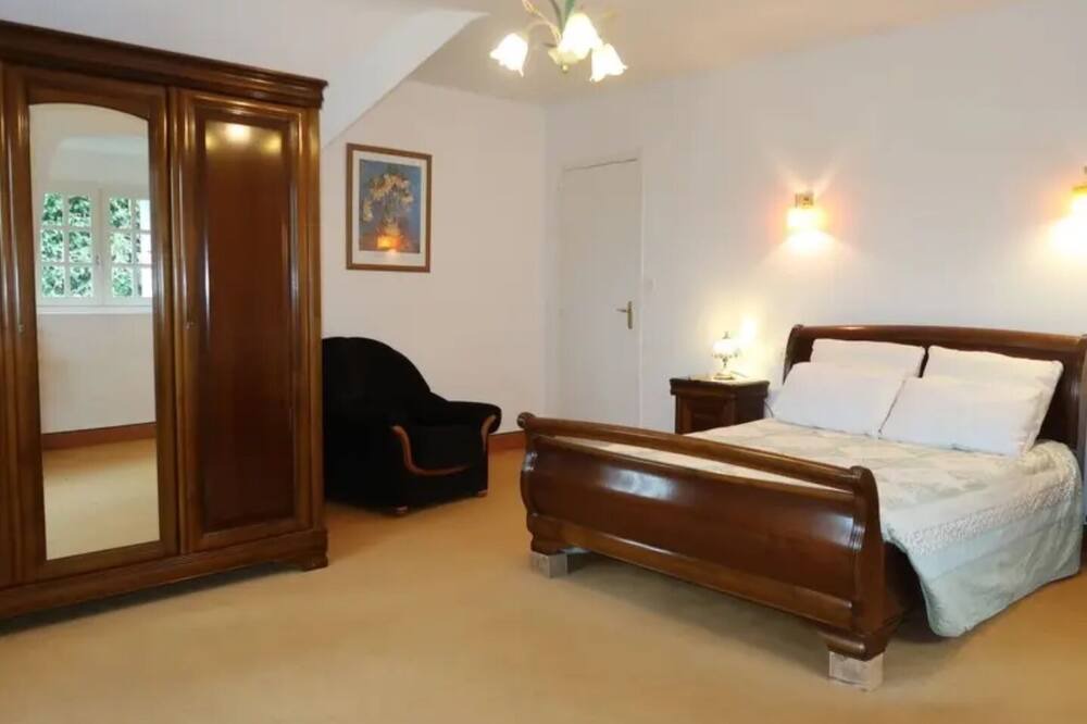 Photo of Bedroom in La Foret-Fouesnant
