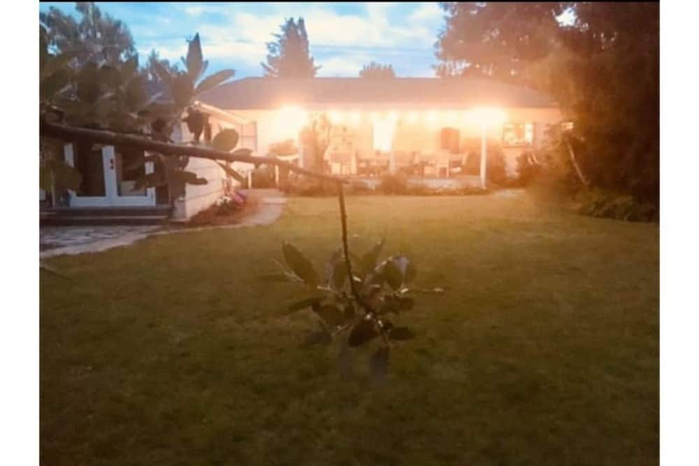 Photo of Outdoor in Cornwall Park