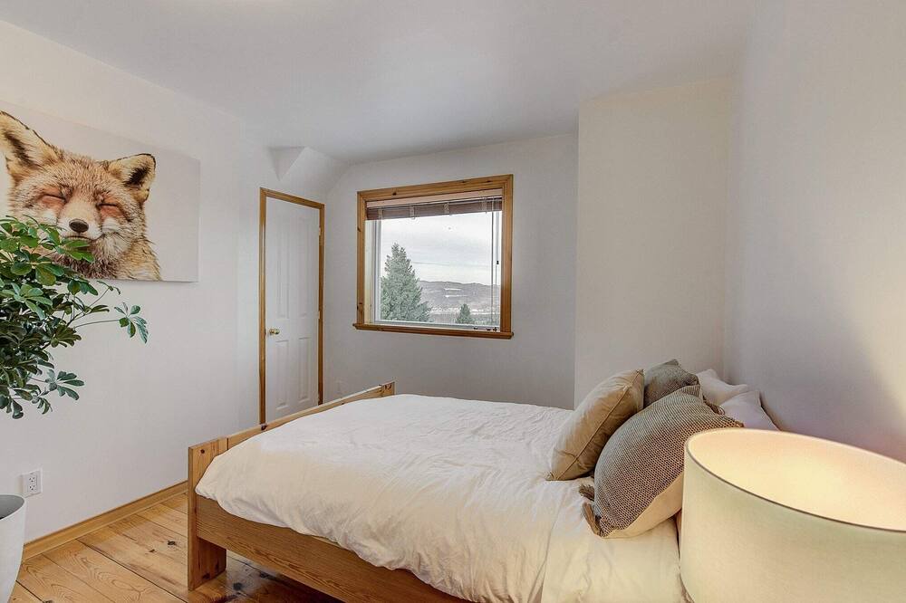 Photo of Bedroom in Baie-St-Paul
