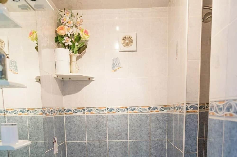 Photo of Bathroom in La Souterraine