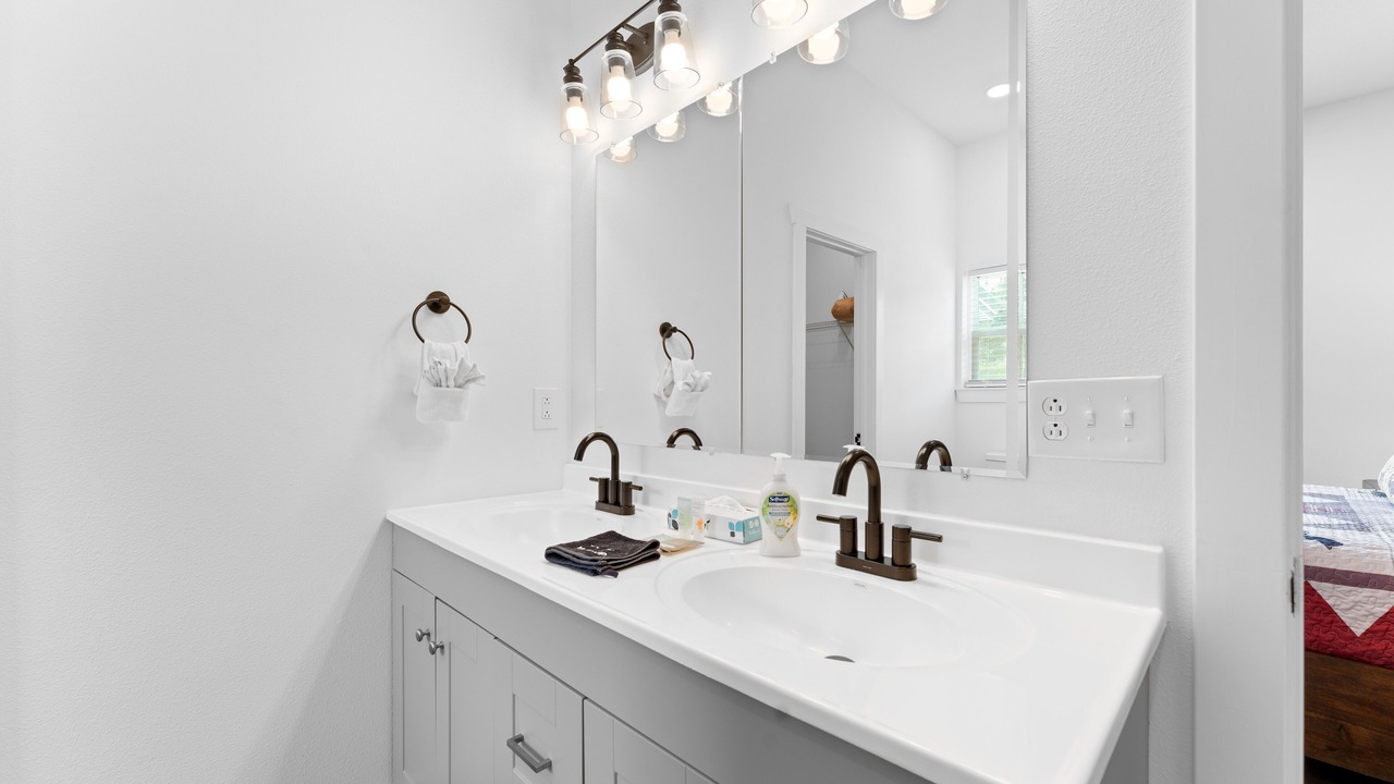 Photo of Bathroom in Table Rock