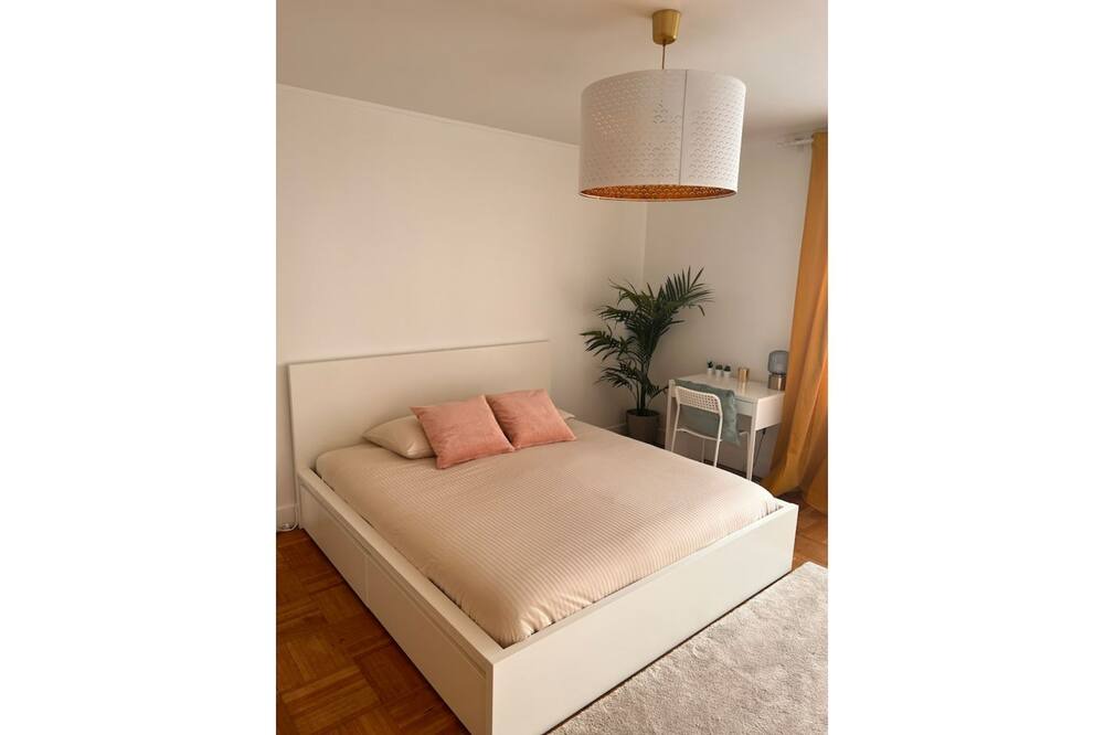 Photo of Bedroom in Les Pavillons-sous-Bois