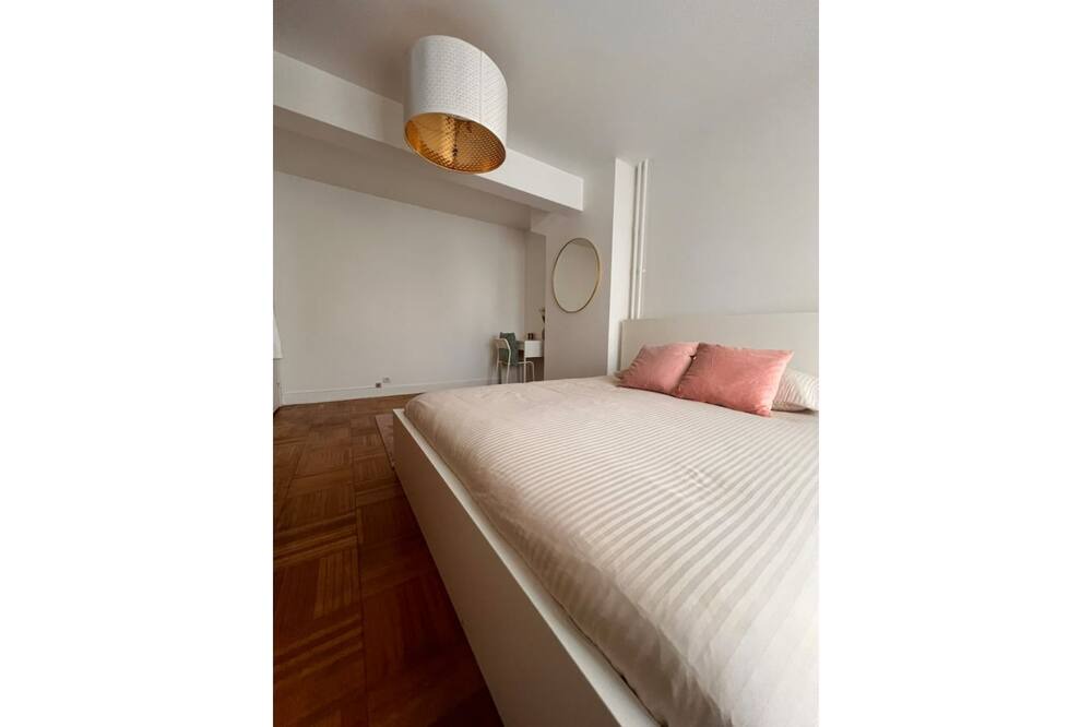 Photo of Bedroom in Les Pavillons-sous-Bois