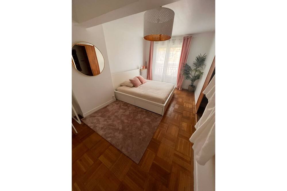 Photo of Bedroom in Les Pavillons-sous-Bois