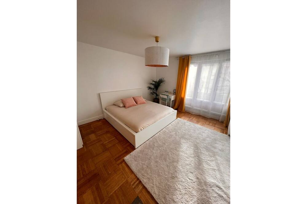 Photo of Bedroom in Les Pavillons-sous-Bois