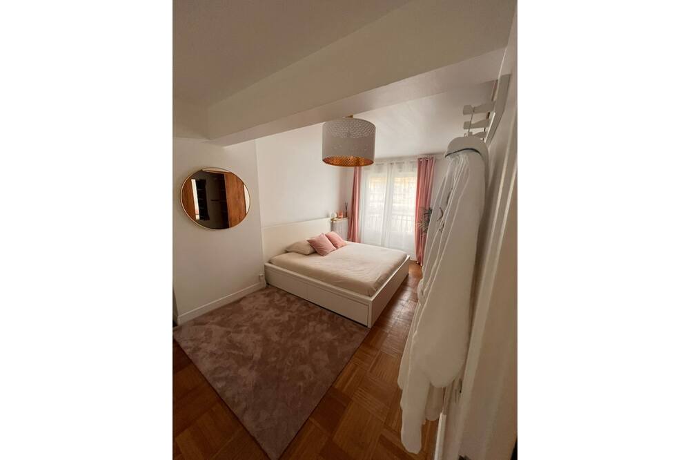 Photo of Bedroom in Les Pavillons-sous-Bois