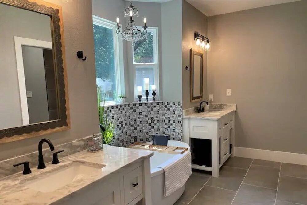 Photo of Bathroom in Tyler