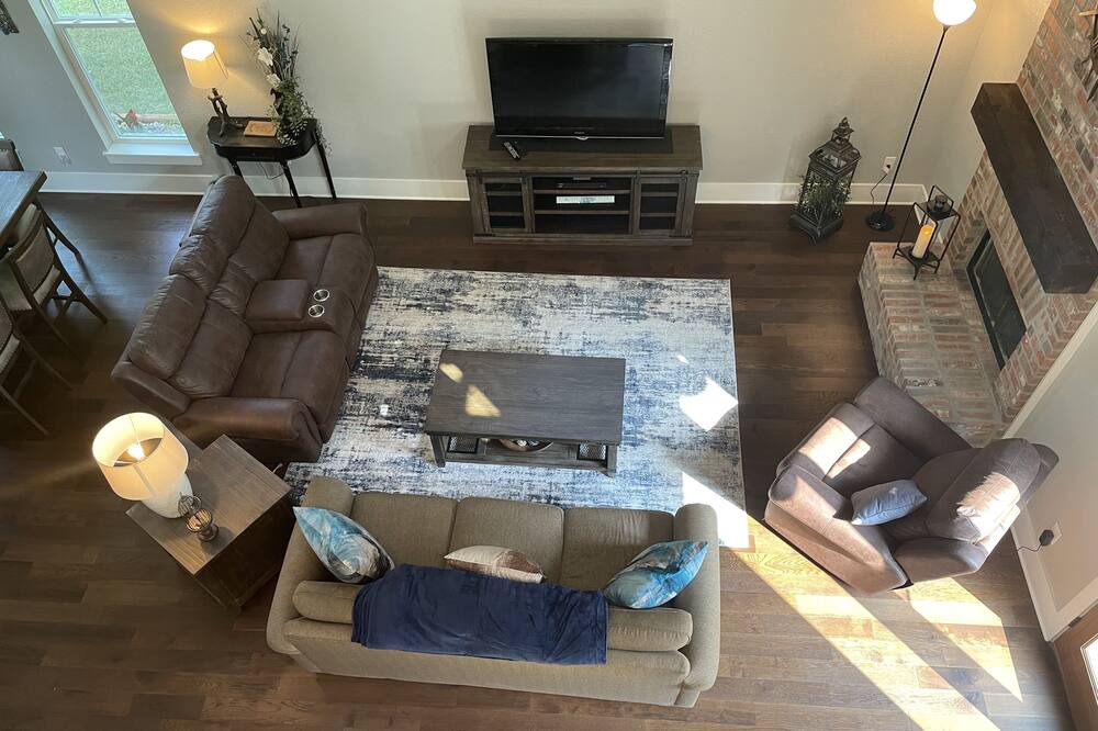 Photo of Livingroom in Tyler