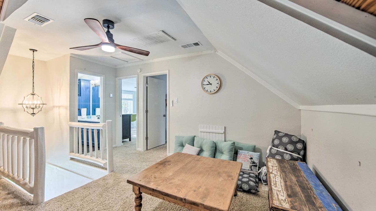 Photo of Livingroom in Gun Barrel City