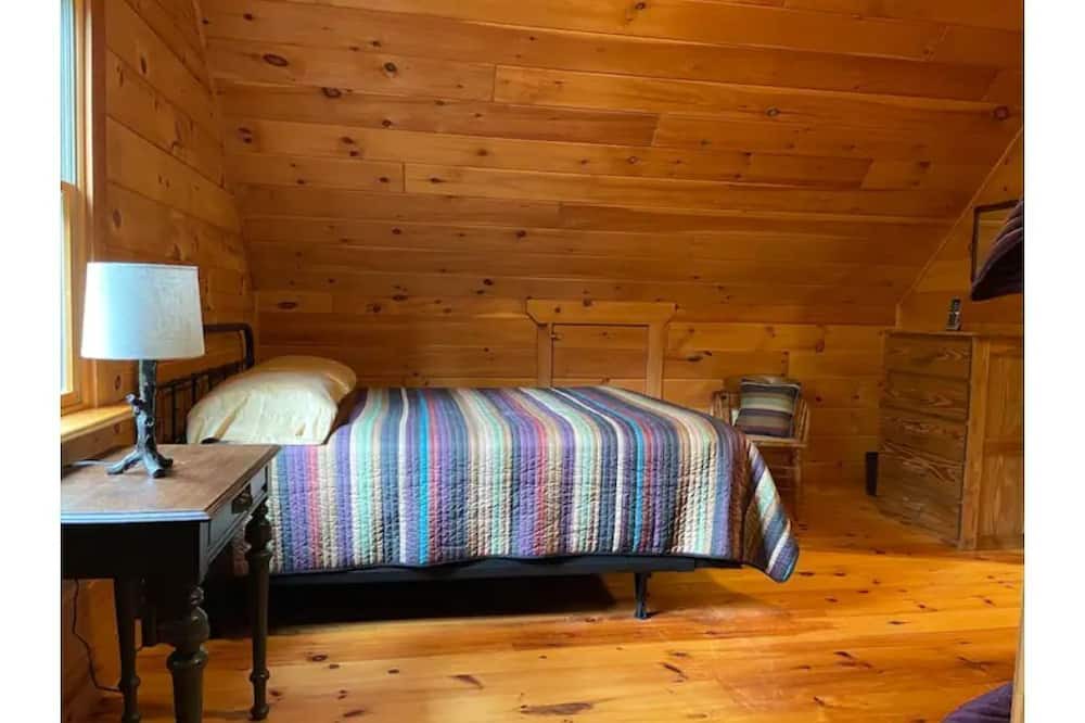 Photo of Bedroom in Beach Lake