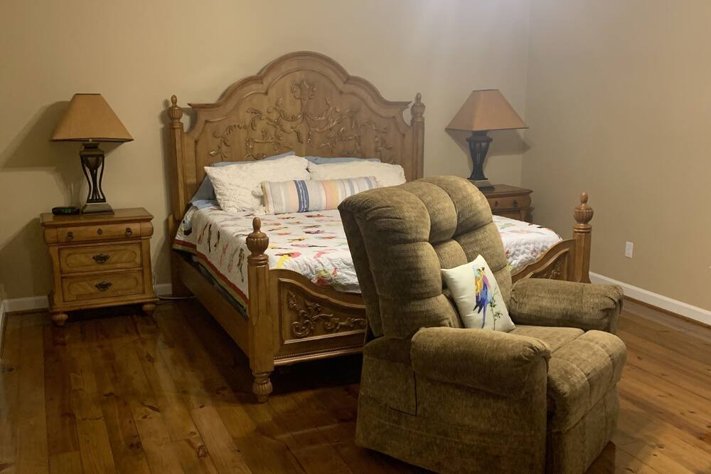 Photo of Bedroom in Eufaula