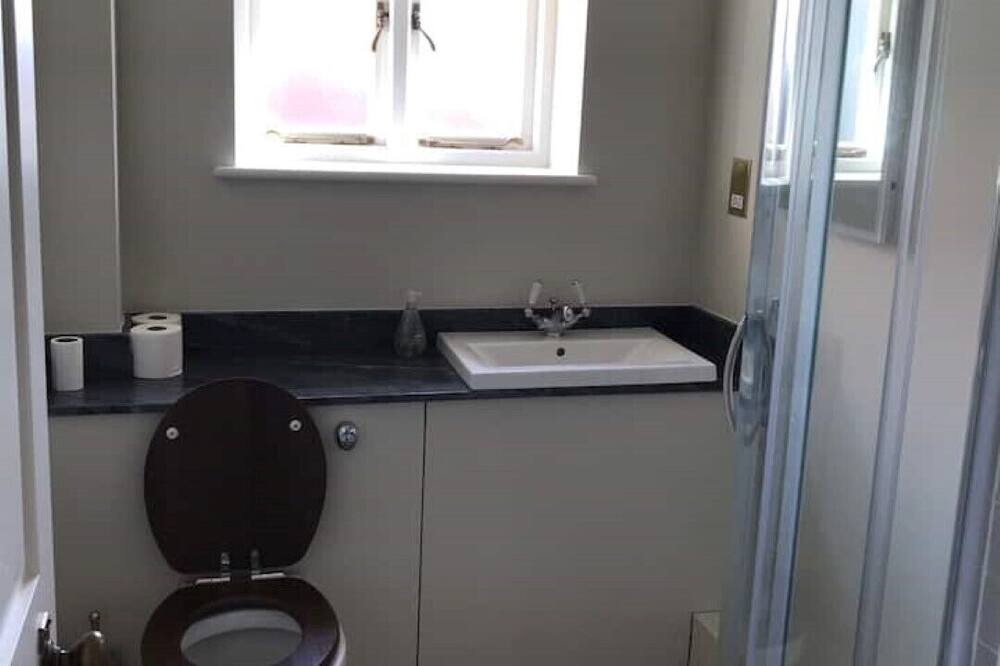 Photo of Bathroom in Birch