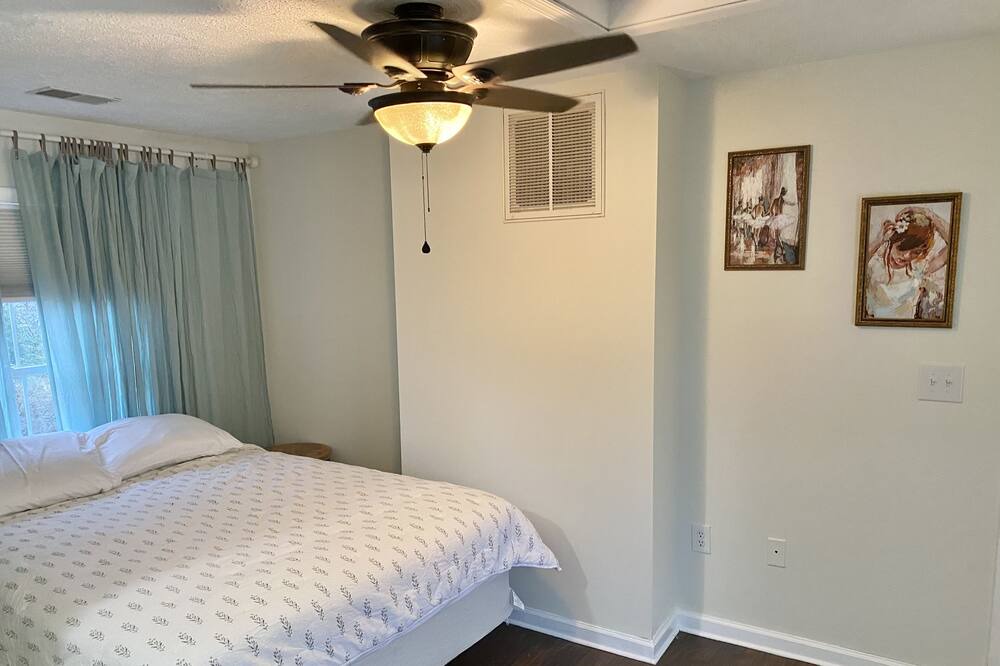 Photo of Bedroom in Middletown
