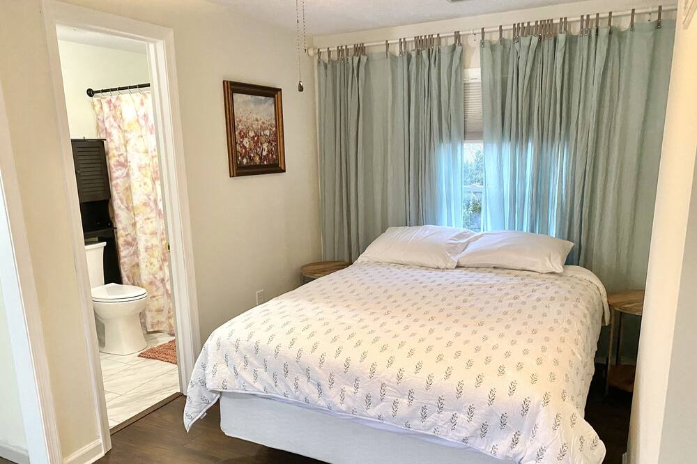 Photo of Bedroom in Middletown