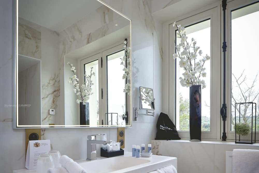 Photo of Bathroom in Varilhes