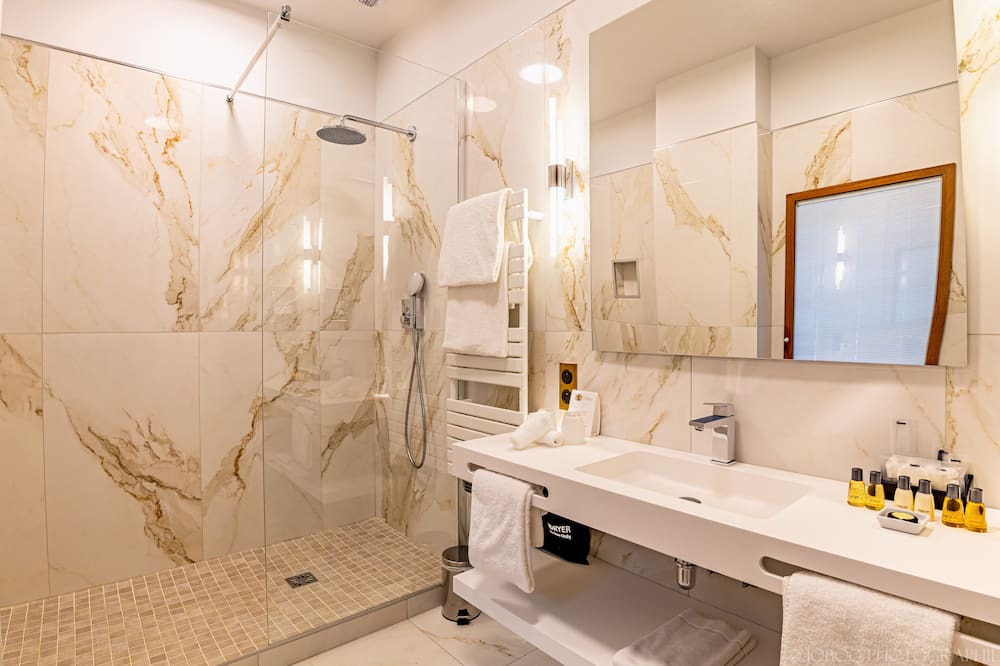 Photo of Bathroom in Varilhes