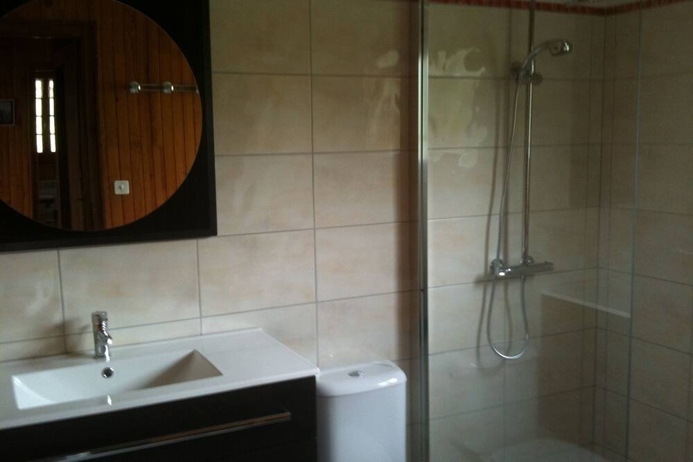 Photo of Bathroom in Les Planches-en-Montagne