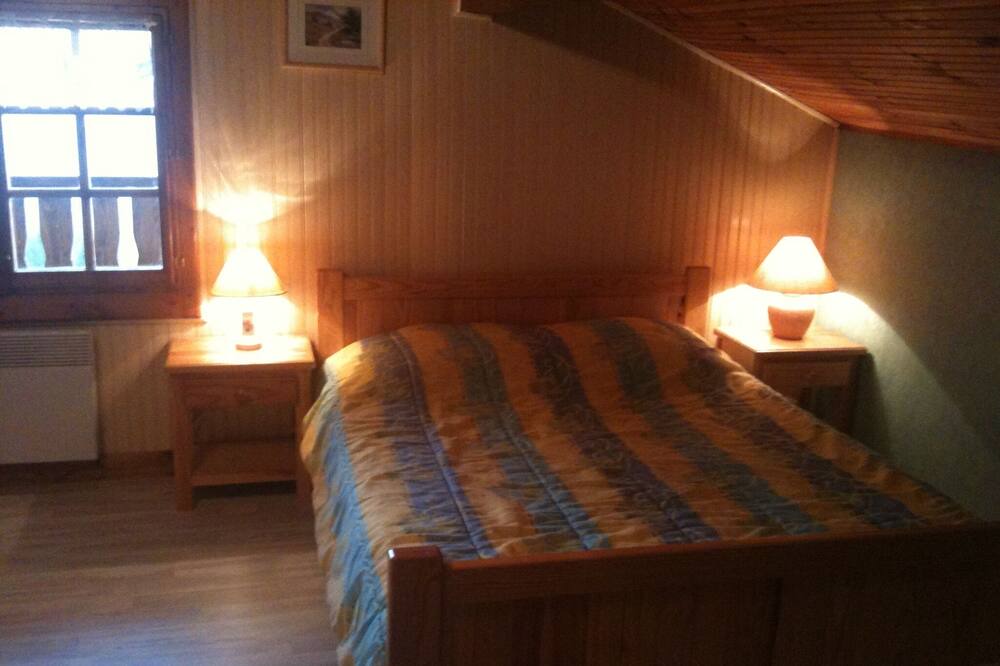 Photo of Bedroom in Les Planches-en-Montagne