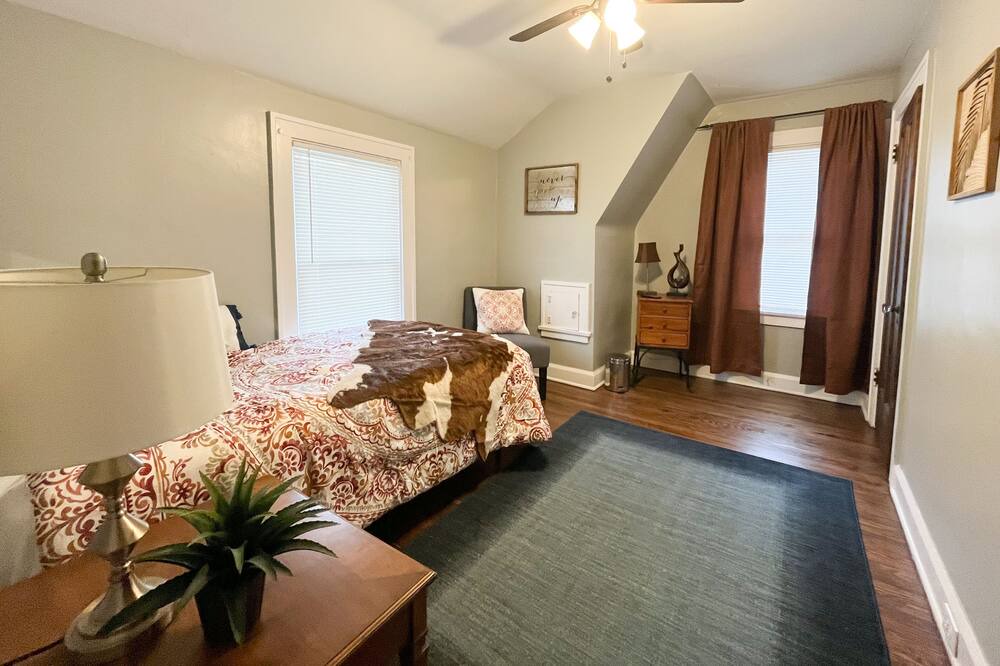 Photo of Bedroom in Youngstown