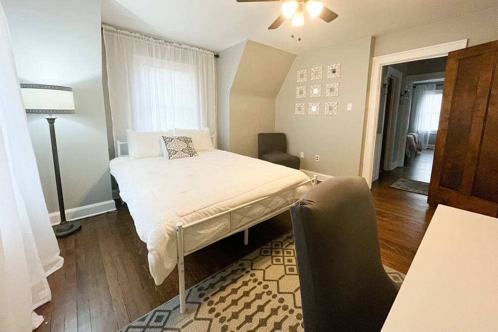 Photo of Bedroom in Youngstown