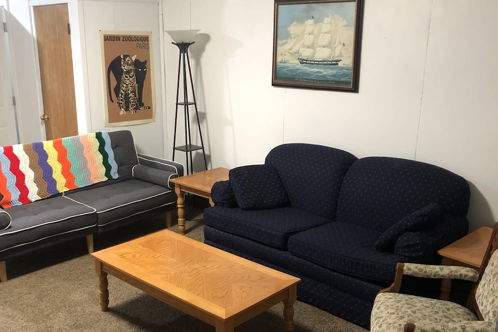 Photo of Livingroom in Brockport