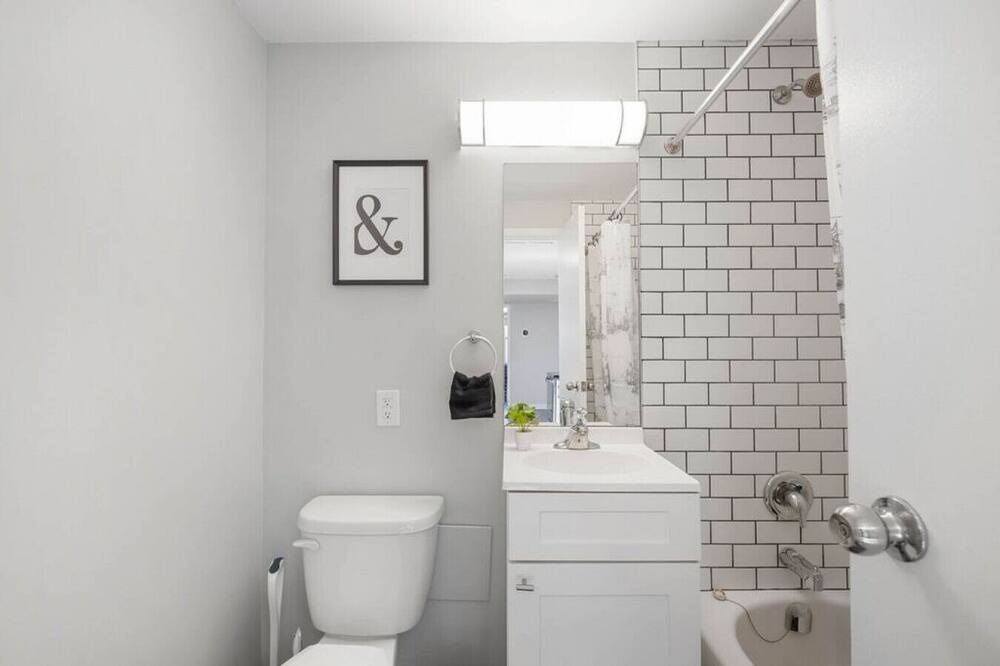 Photo of Bathroom in Cabbagetown South