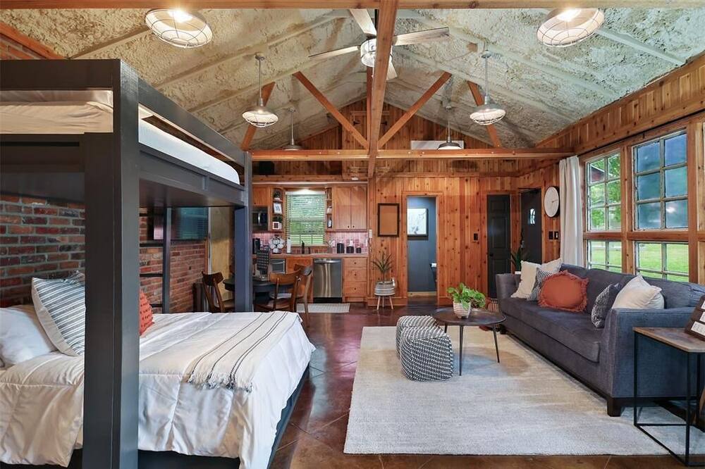 Photo of Bedroom in Montgomery