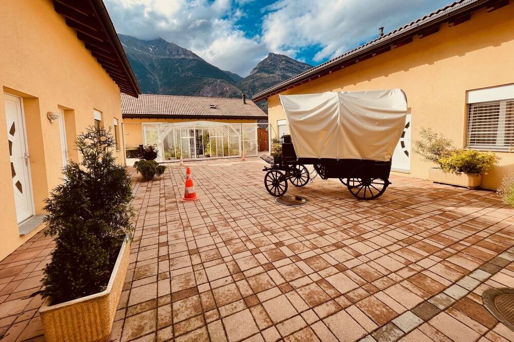 Photo of Outdoor in Saxon