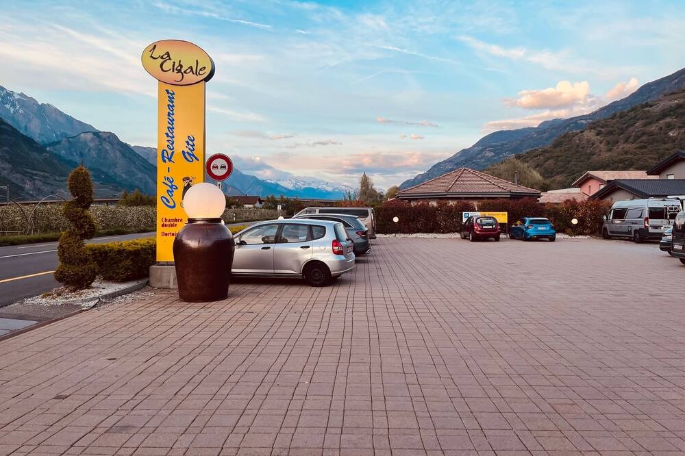 Photo of Outdoor in Saxon