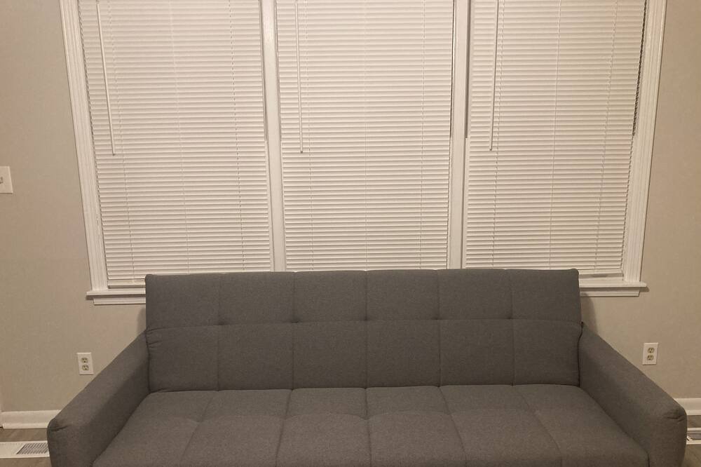Photo of Livingroom in Saks