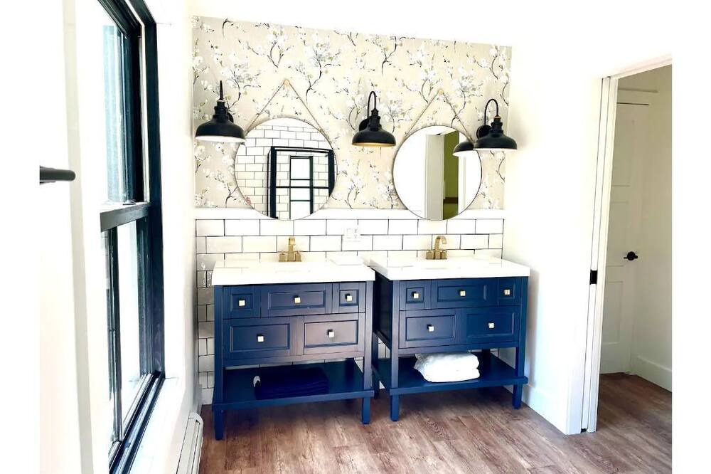 Photo of Others in Hartford