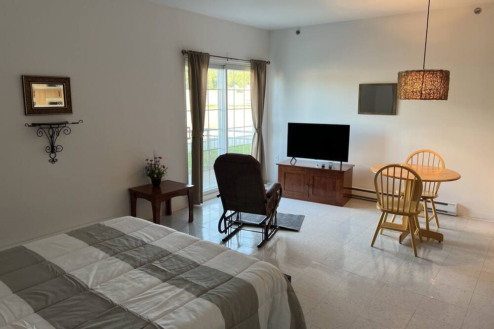 Photo of Bedroom in Saint-Marc-du-Lac-Long