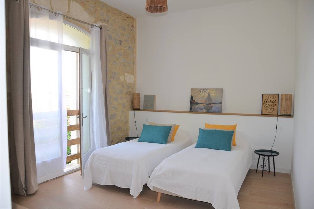 Photo of Bedroom in Saint-Laurent-d'Aigouze