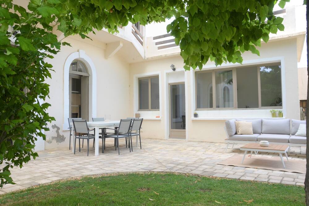 Photo of Outdoor in Saint-Laurent-d'Aigouze