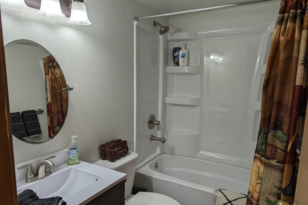 Photo of Bathroom in Ontonagon