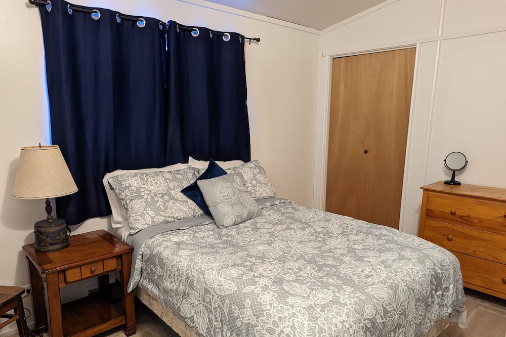 Photo of Bedroom in Ontonagon
