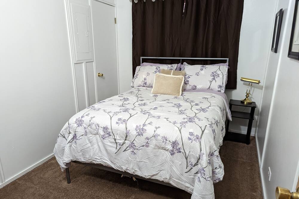 Photo of Bedroom in Ontonagon